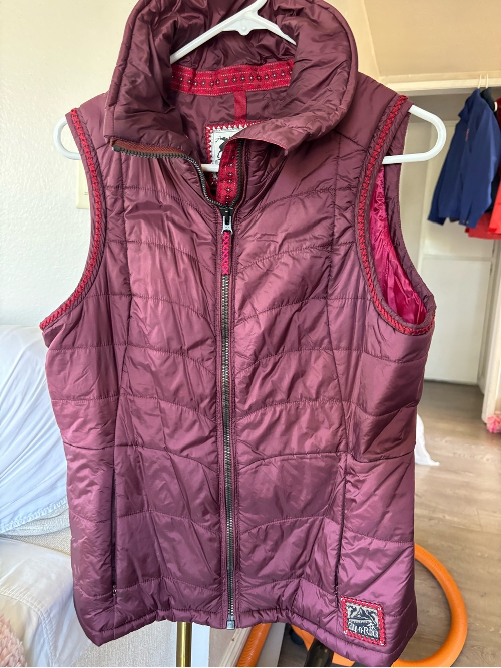 Alp N Rock Quilted Hooded Vest in Wine like new (size 4)